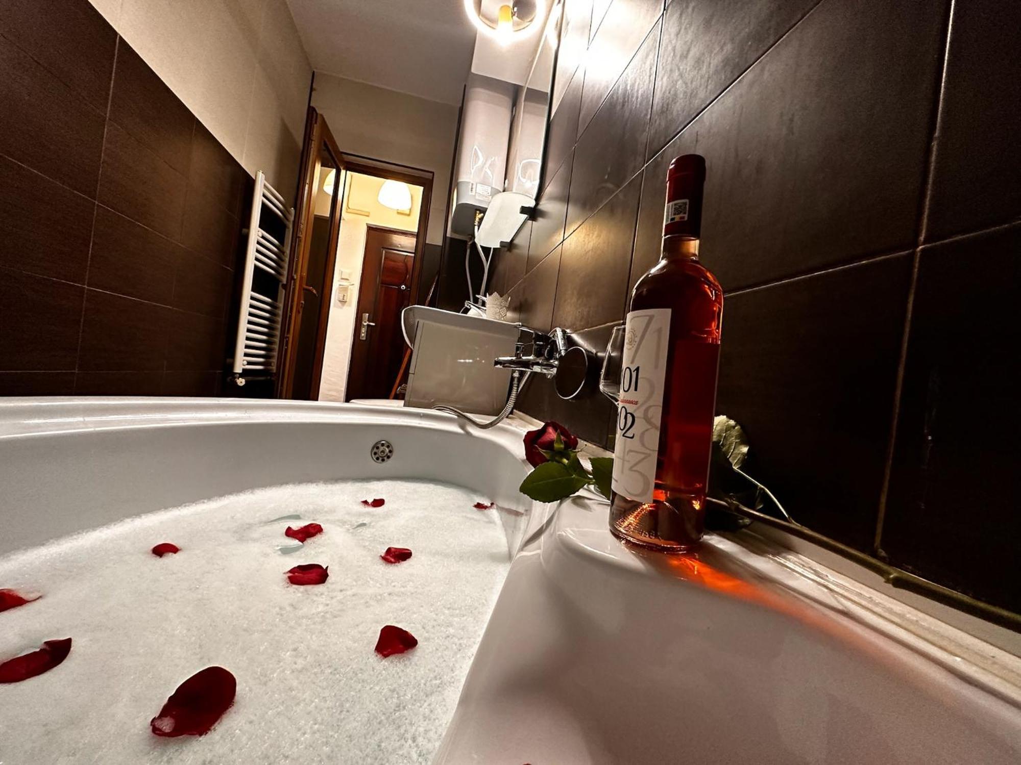 Romantic Charm, Spa, Free Early Check-In Bucharest Exterior photo
